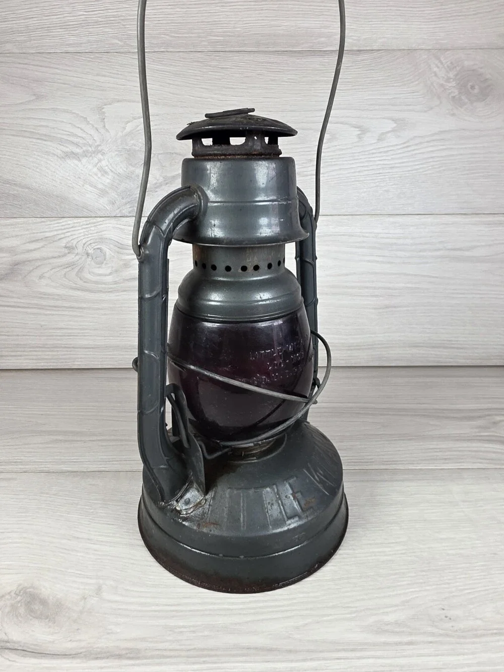 Vintage DIETZ LITTLE WIZARD Kerosene Lantern Red Globe Syracuse NY USA b199